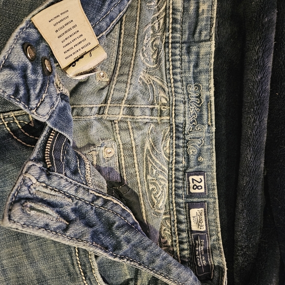 Miss Me  Jeans - Picture 3 of 7